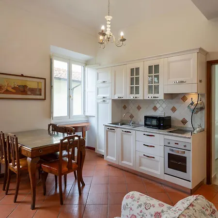 Giglio & Viola Borgia 아파트 *