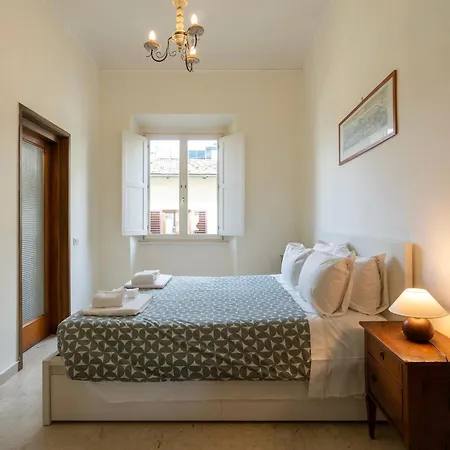 Giglio & Viola Borgia